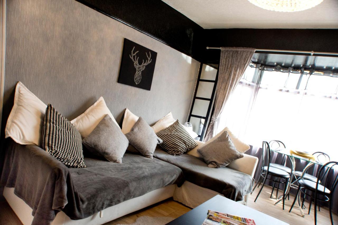 A Home Away From Home Now With Netflix And Ps4 Blackpool Luaran gambar
