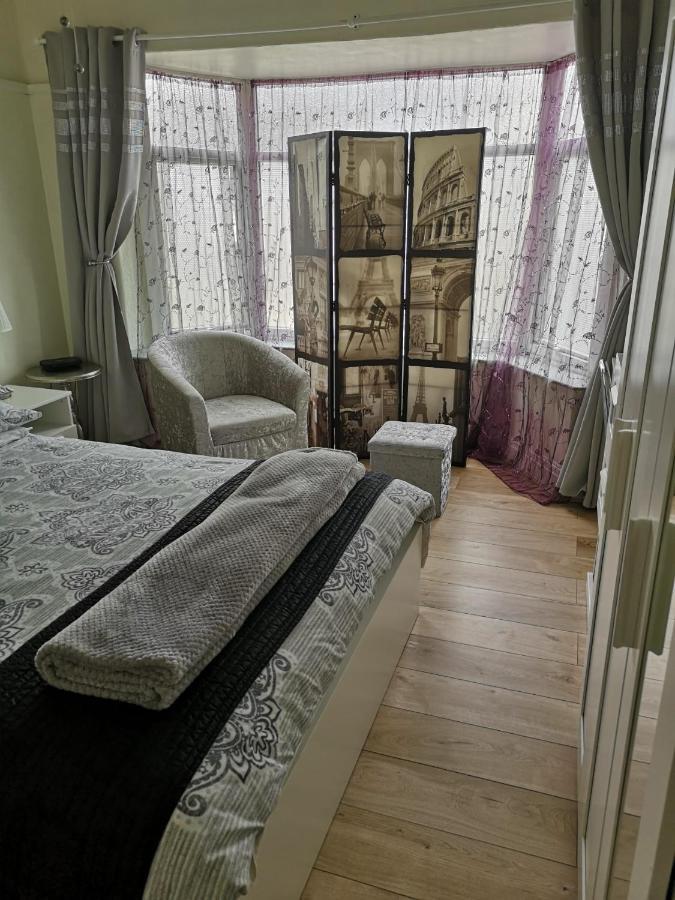 A Home Away From Home Now With Netflix And Ps4 Blackpool Luaran gambar